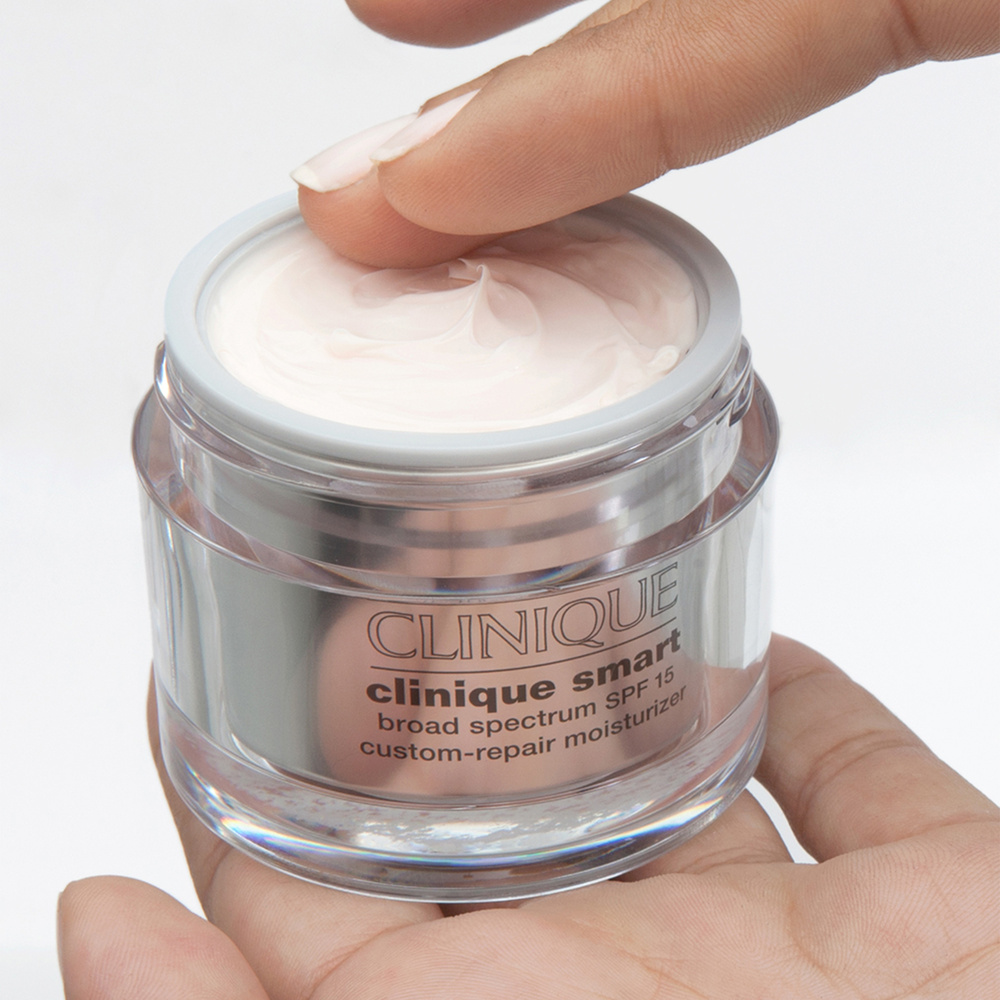 Clinique Clinique Smart Crème Réparatrice Action Sur Mesure SPF15 - Peau mixte à grasse