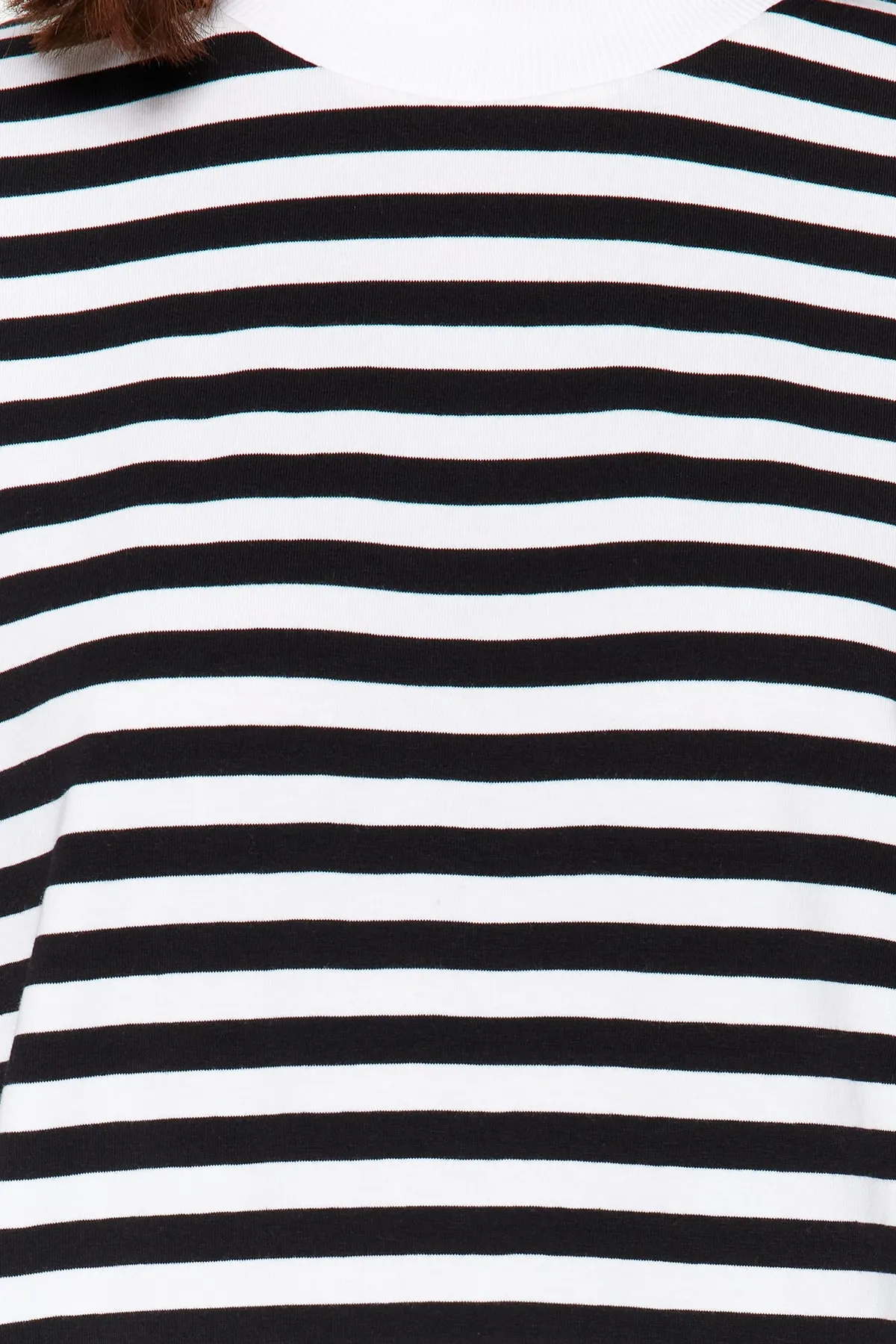 Trendyol Modest  Schwarze gestreifte Basic-Stricktunika TCTAW24UK00015