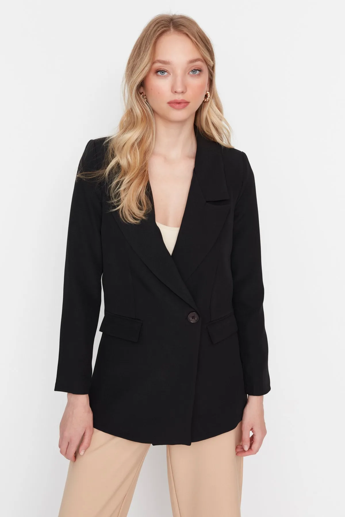 Trendyol Collection  Schwarzer, normal gefütterter, zweireihiger, gewebter Blazer mit Verschluss TWOSS20CE0059