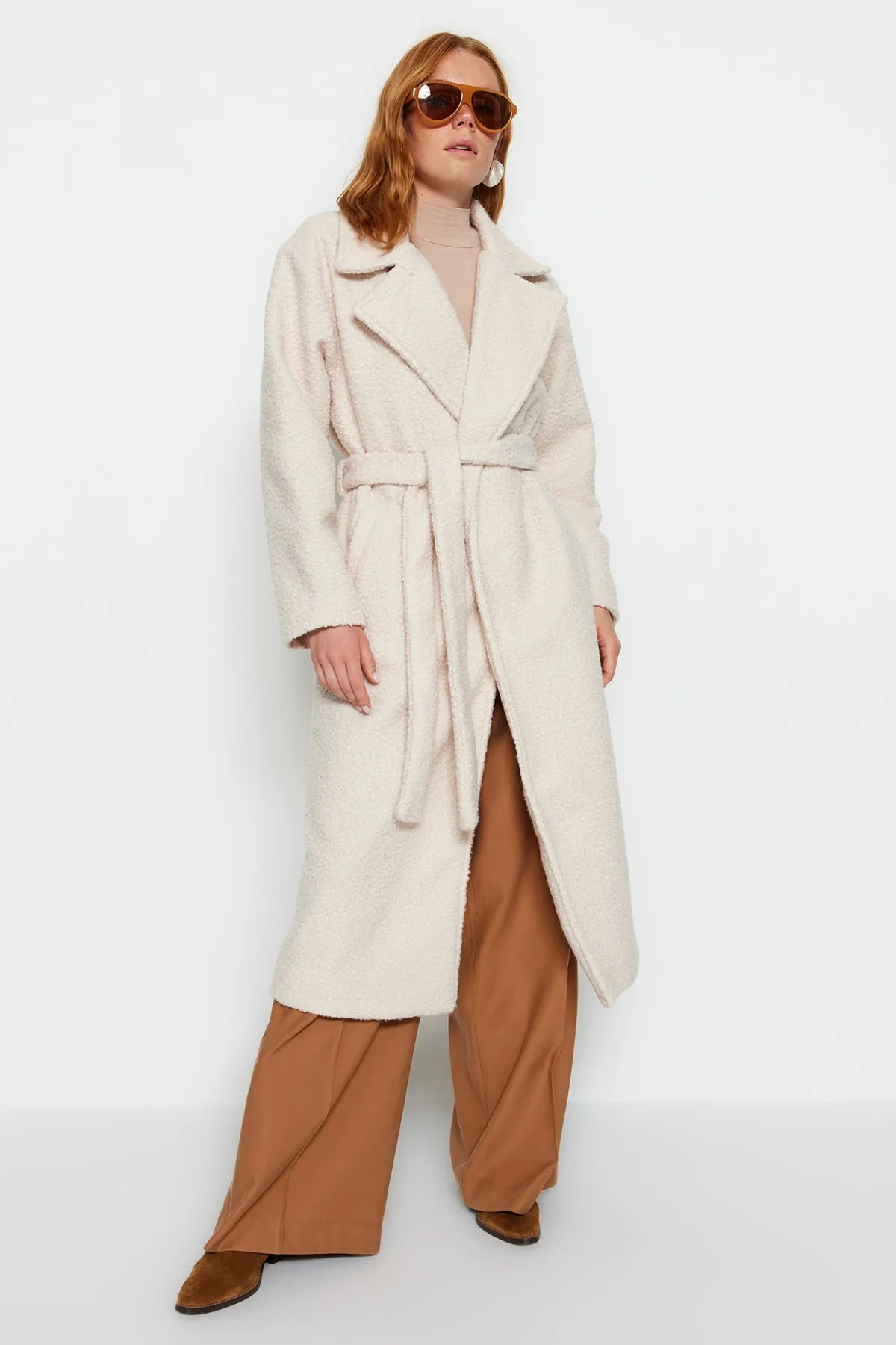 Trendyol Modest  Steinfarbener, gefütterter Sherpa-Mantel TCTAW24AB00002