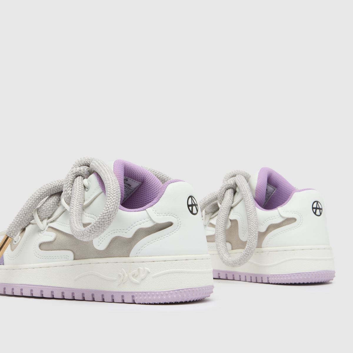 ACUPUNCTURE – Vita och lila sneakers med fat lace-motiv