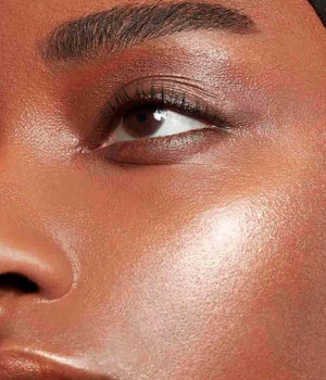 Illamasqua Beyond Liquid Highlighter-15 ml