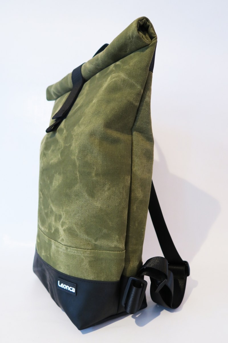 LEONCA Handtaschen khaki Rollrucksack Zeltleinen Oliv dunkel M