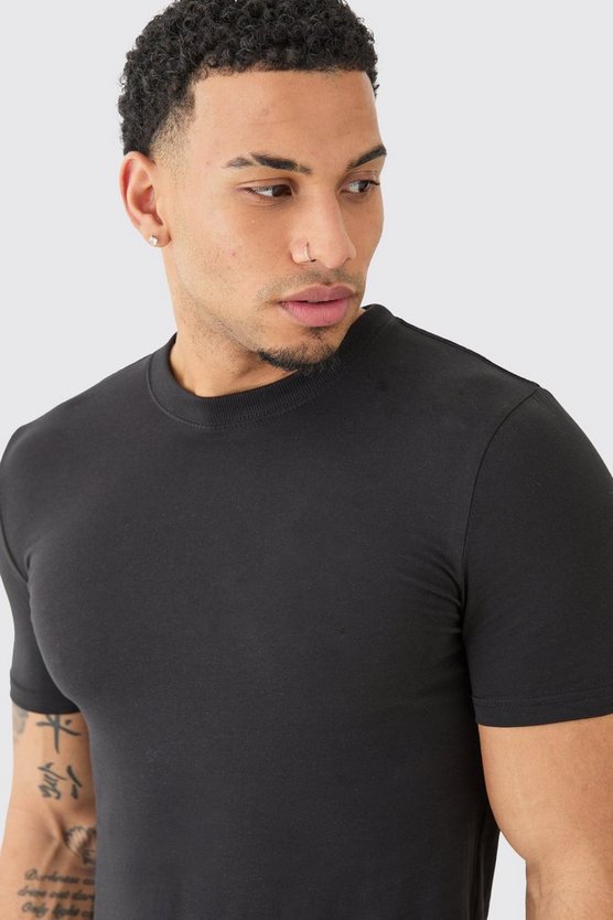 Muscle-Fit T-Shirt