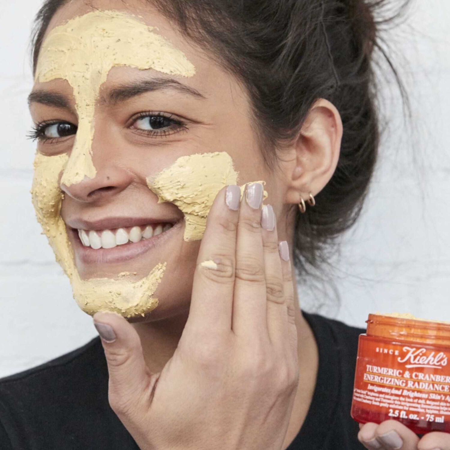 kiehl's Turmeric & Cranberry Seed Energizing Radiance Masque Masque exfoliant éclat instantané à base de curcuma et cranberry 28 ml