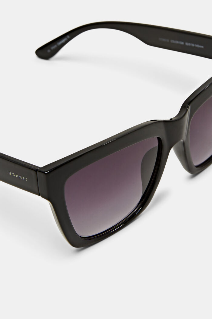 Sonnenbrille mit breiter Fassung