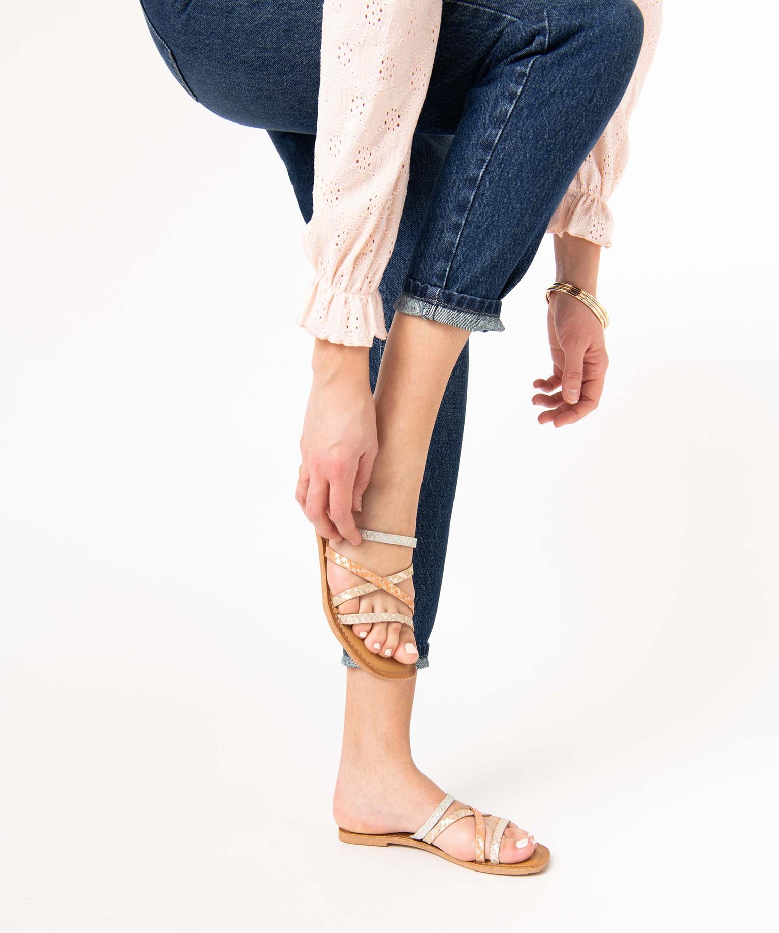 Mules femme à talon plat et fines brides en cuir multicolore | GEMO