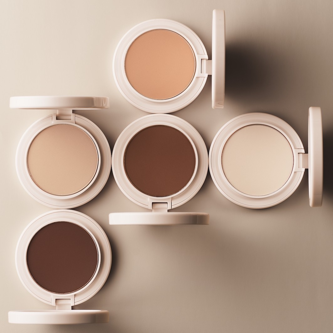 KYLIE COSMETICS Naturalny puder rozświetlający