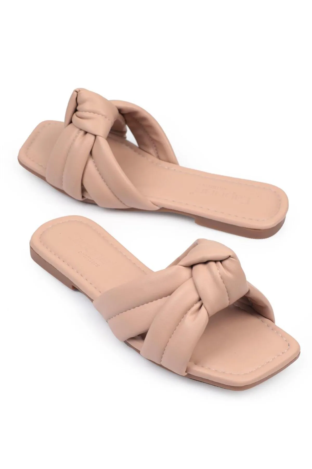 Capone Outfitters  Capone Damen-Hausschuhe mit flachem Absatz in Nude