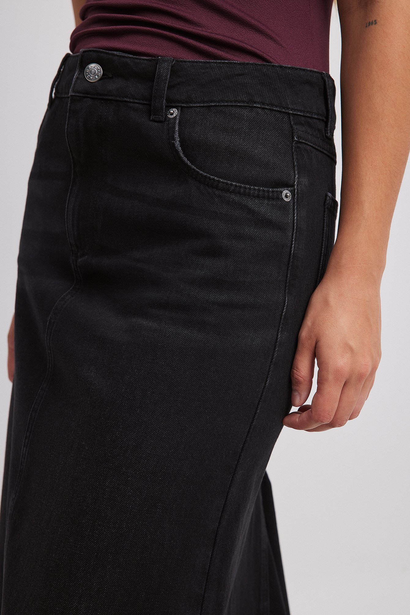 Maxirock mit Detail hinten