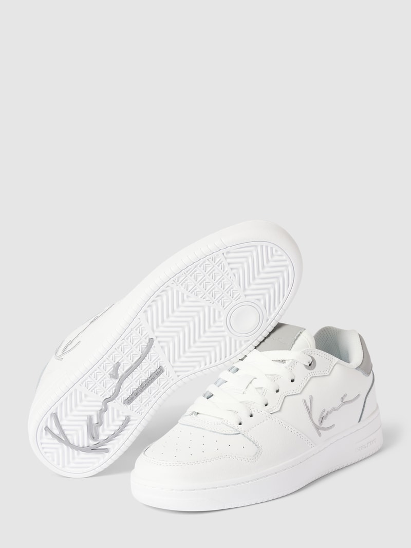 Sneaker mit Label-Stitching in weiss