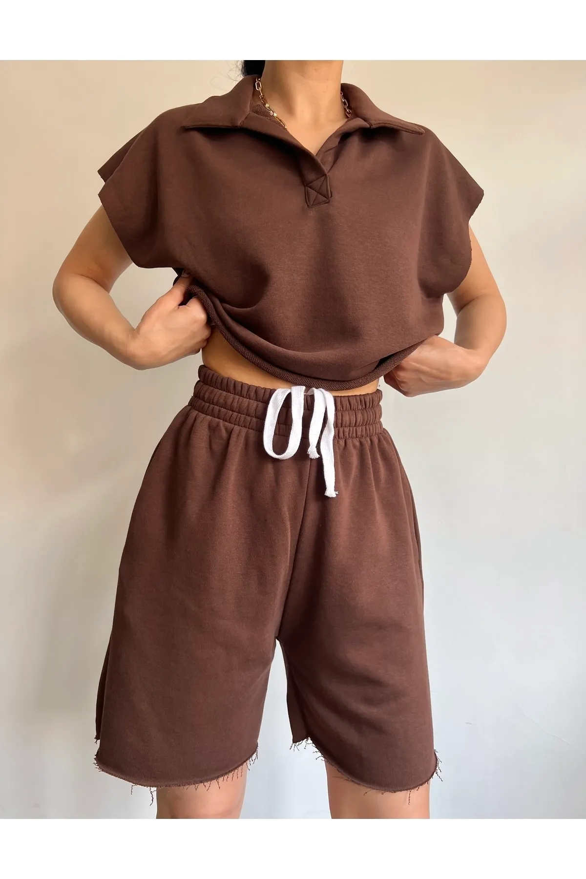 MAİ COLLECTİON  Braunes Polo-Shorts-Set für Damen