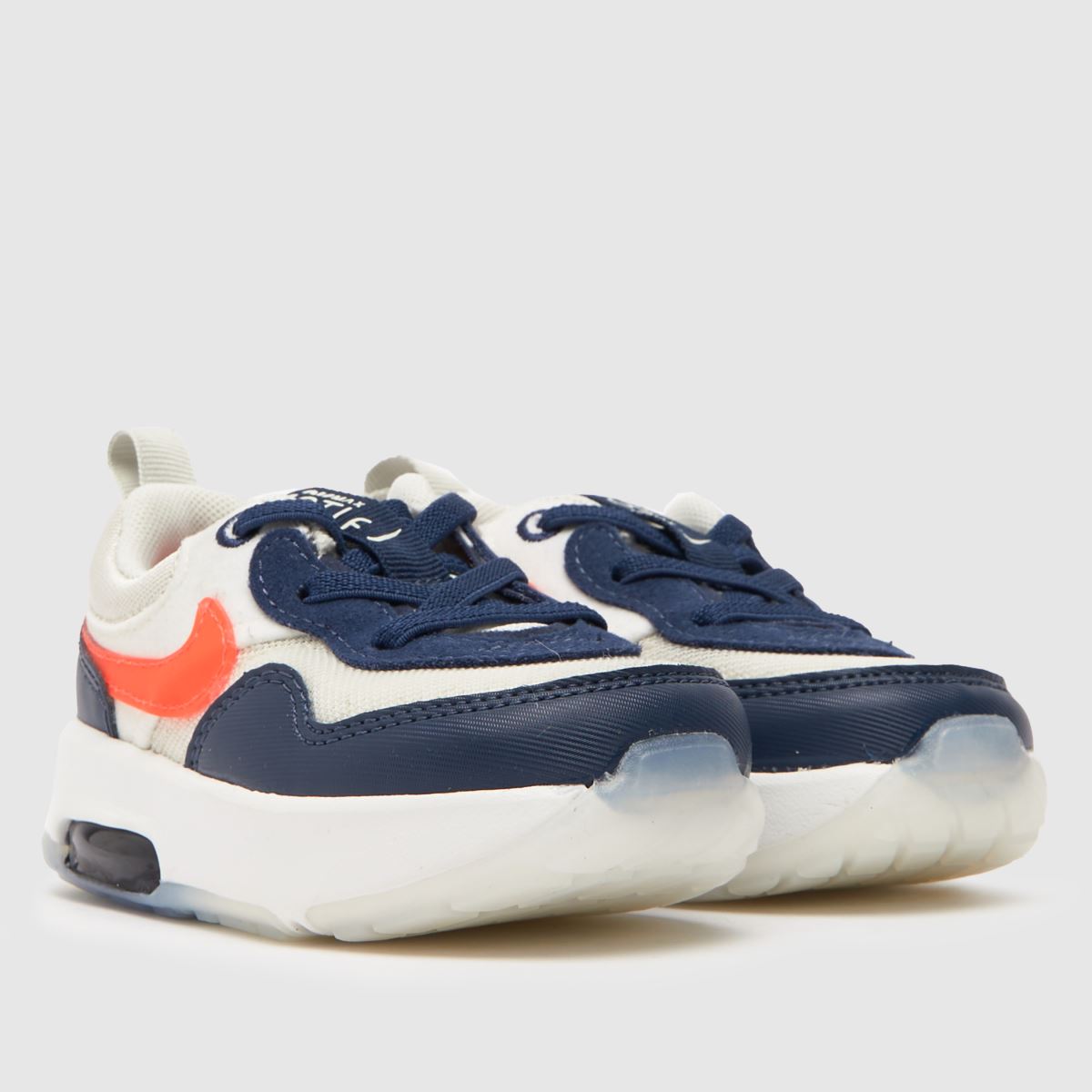Beli in mornarsko modri športni copati Nike za fante z motivom Air Max
