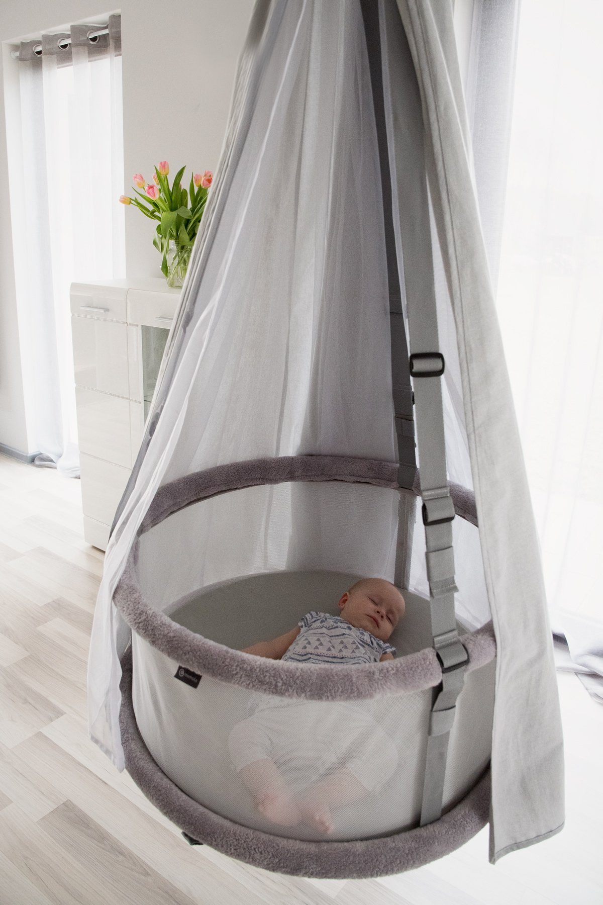 Memola Babyschaukel Babywiege 3-in-1 CLASSIC (Wiege, Laufstall, Schaukel), 0-12 Jahre (1-tlg), Baby Einschlaf- und Entwicklungshilfe: Mitwachsend und aus der EU!