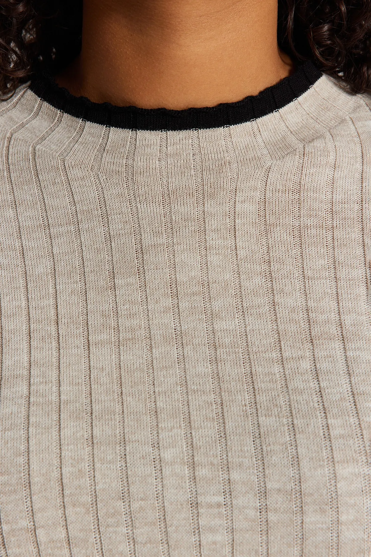 Trendyol Curve  Beige gestreifter, detaillierter Strickpullover