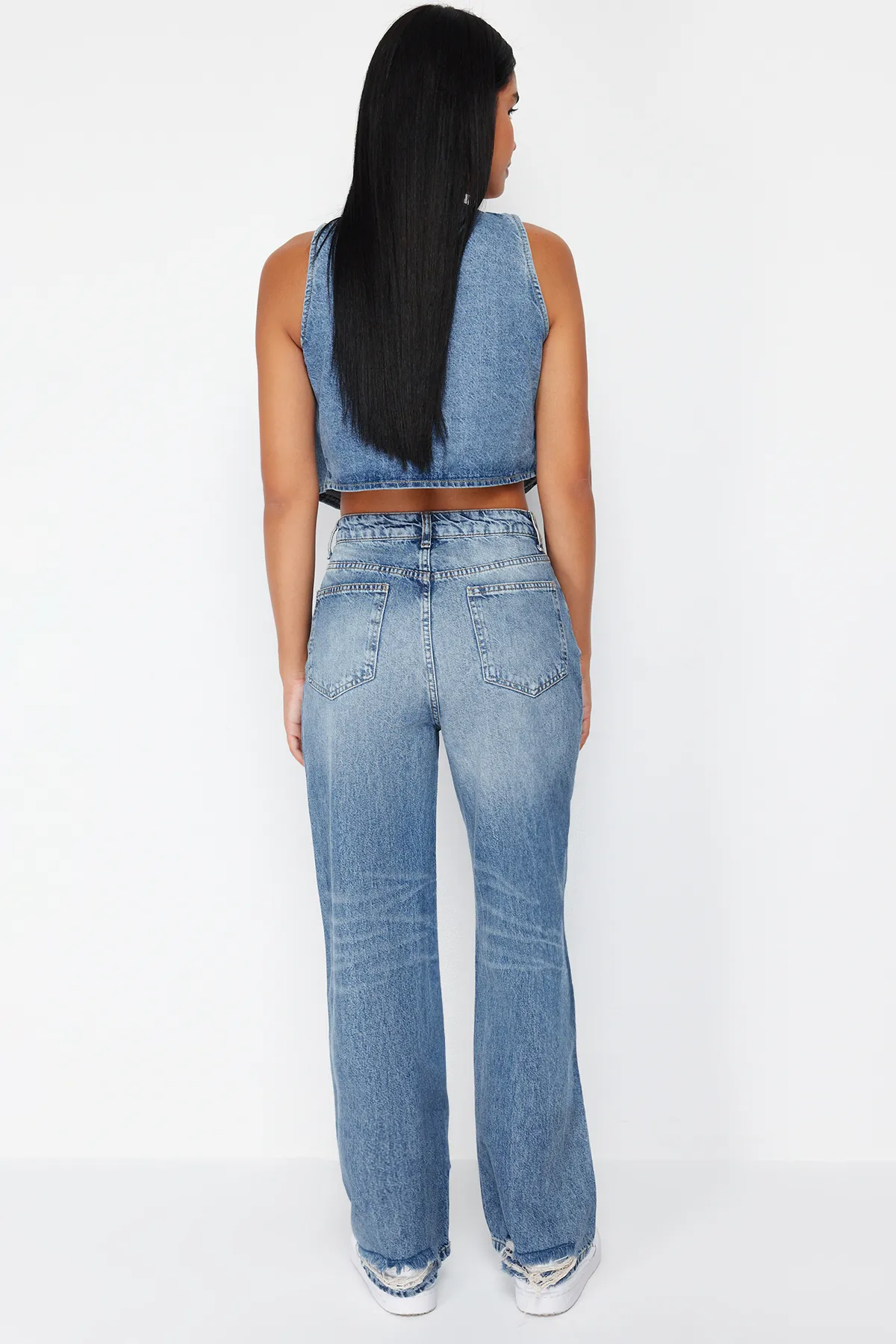 Trendyol Collection  Blaue Low-Waist-Loose-Fit-Jeans TWOSS24JE00173/Blau