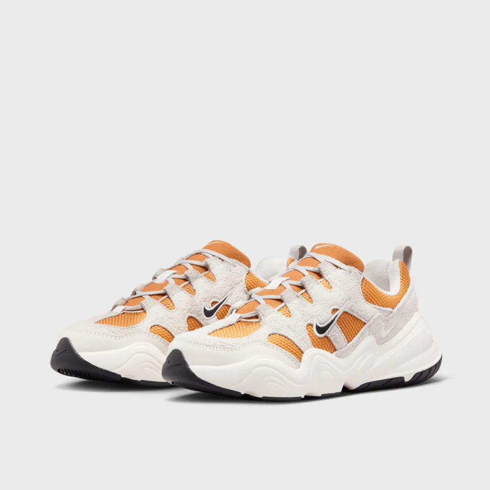 Nike Tech Hera DR9761-800 / schwarz