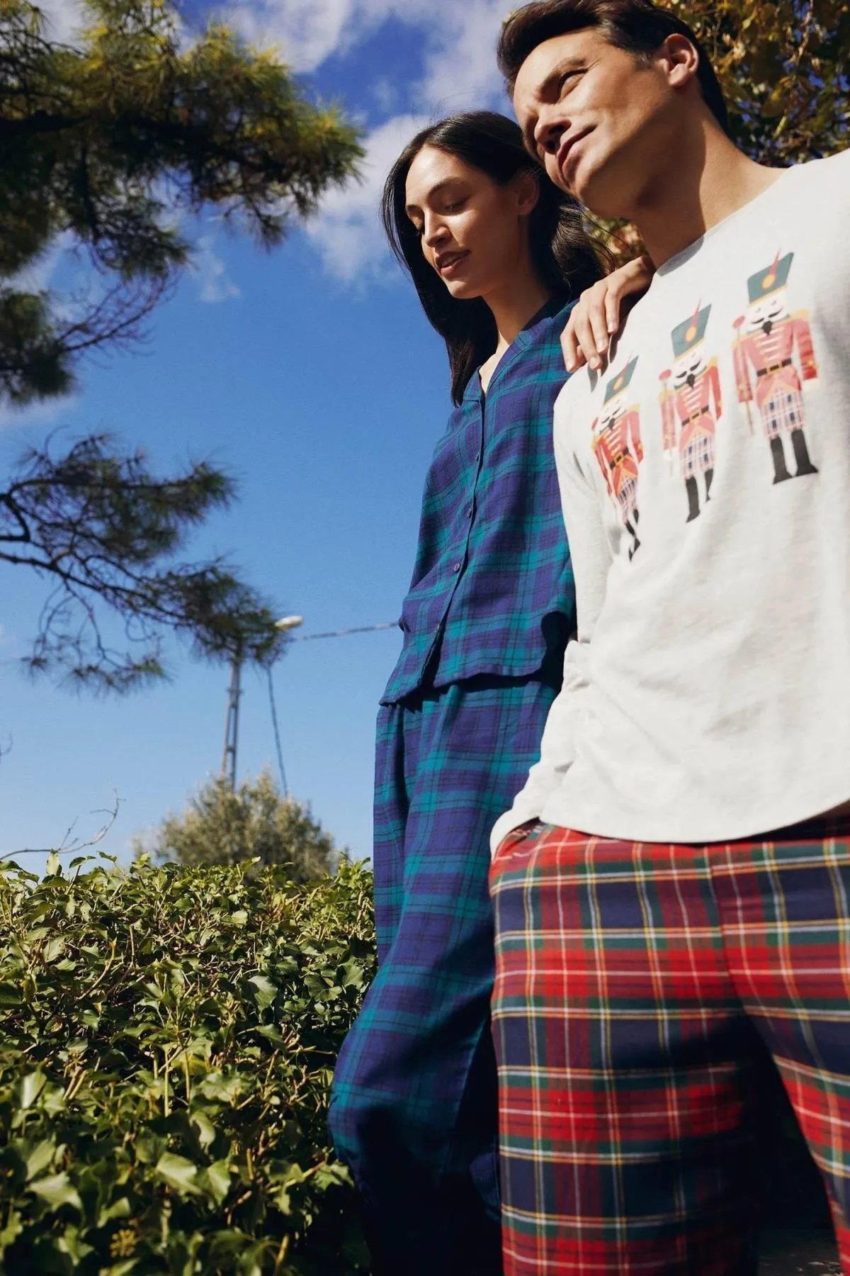 DeFacto  Pyjama-Set aus kariertem Flanell mit „Fall In Love“-Pyjama-Kragen mit Neujahrsmotiv