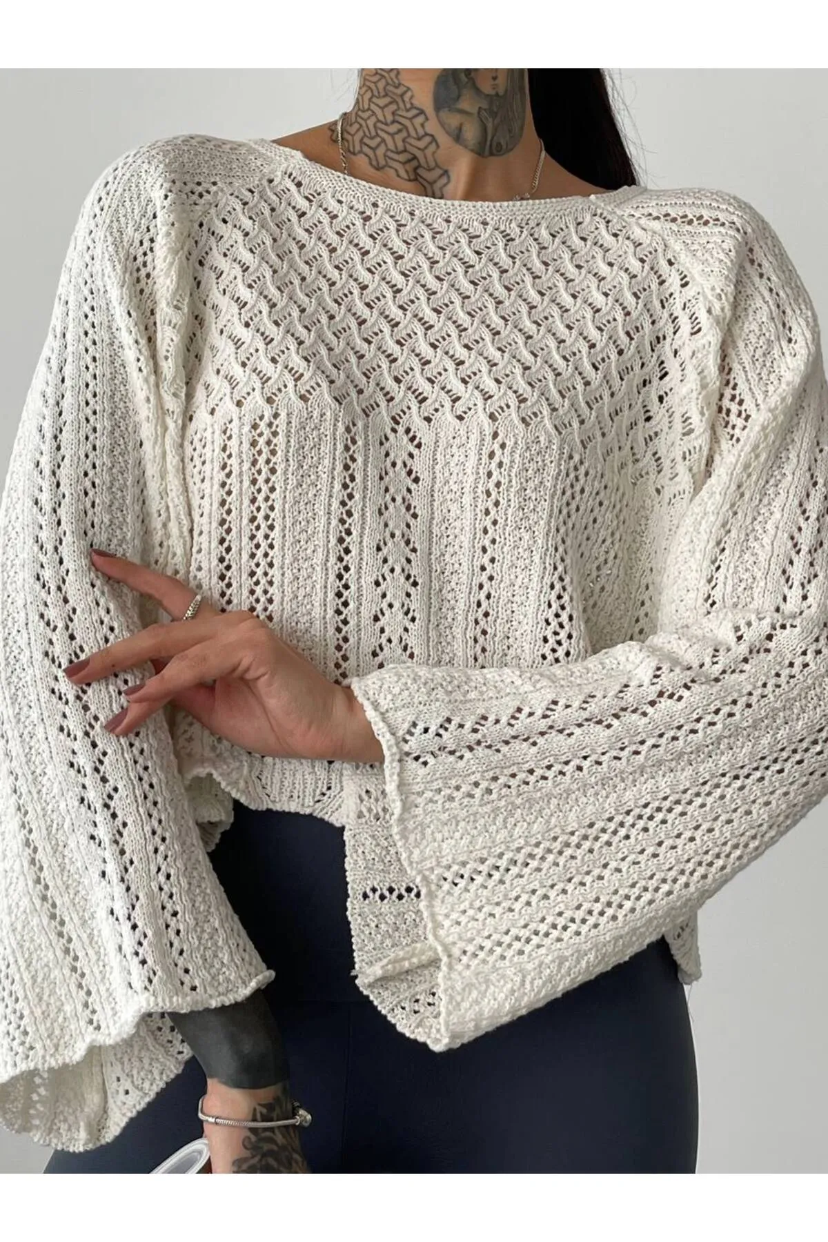 Laluvia  Ecrufarbene, durchbrochene Strickbluse mit spanischen Ärmeln