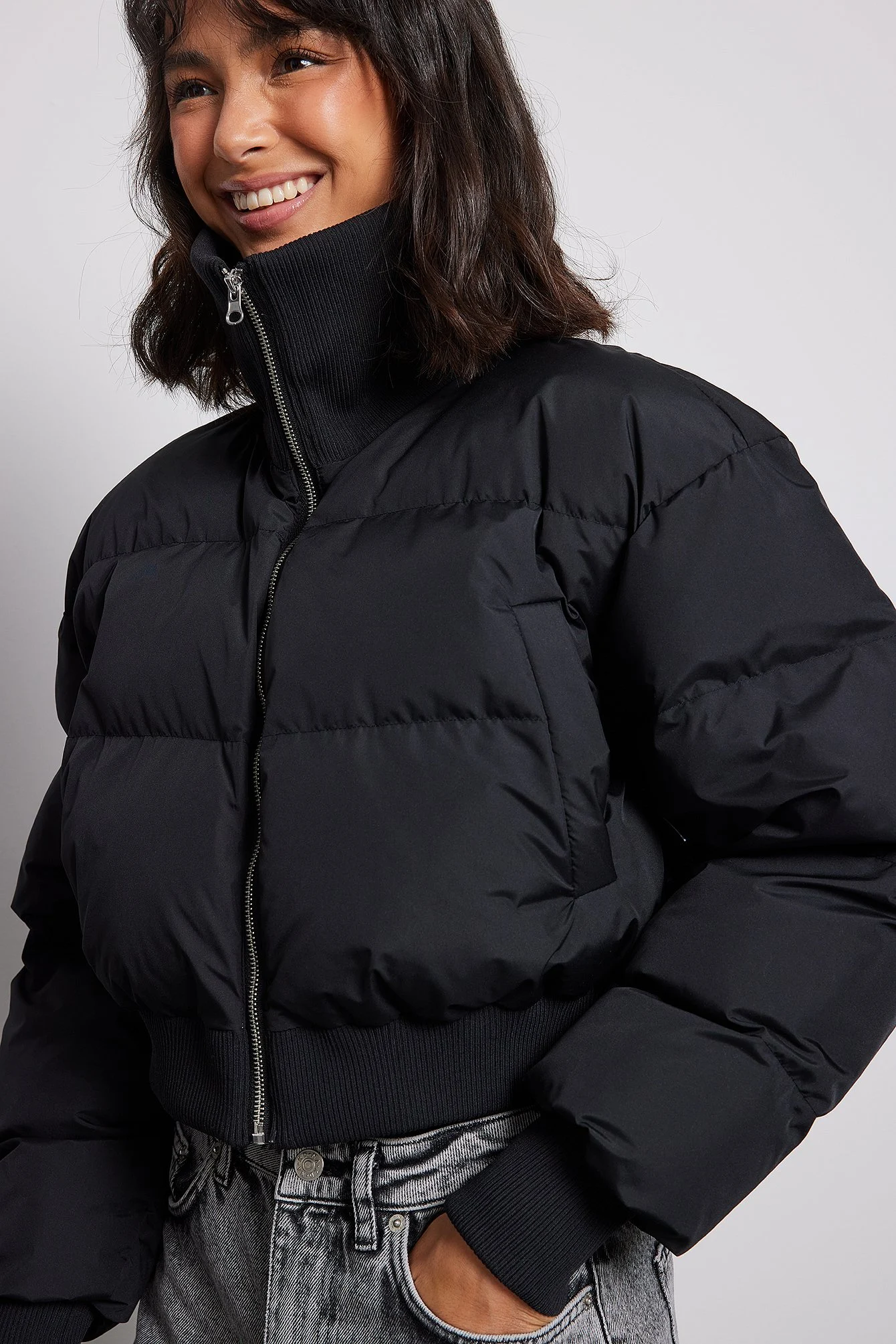 Gefütterte Cropped-Jacke mit Daunenmischung