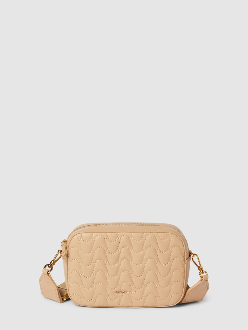 Umhängetasche mit Label-Applikation Modell 'TEBE MATELASSE' in beige