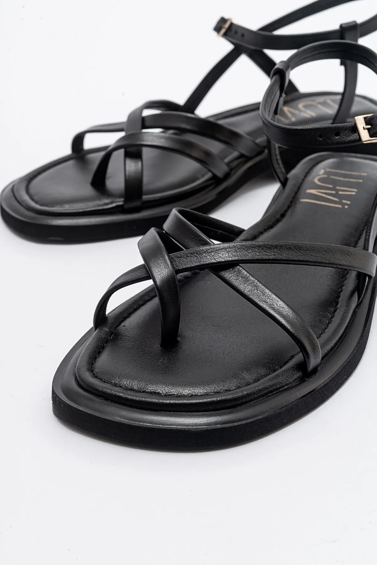 LuviShoes  ANTAS Schwarze Damensandalen aus echtem Leder