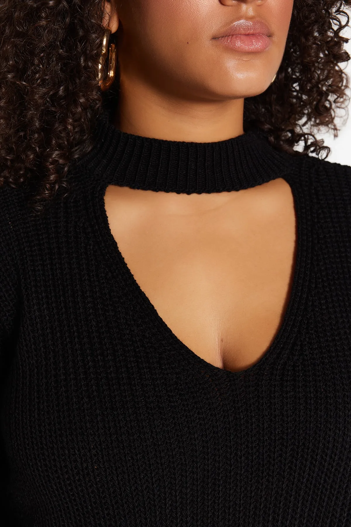 Trendyol Curve  Schwarzer, detaillierter Strickpullover mit Kragen TBBAW23AN00020
