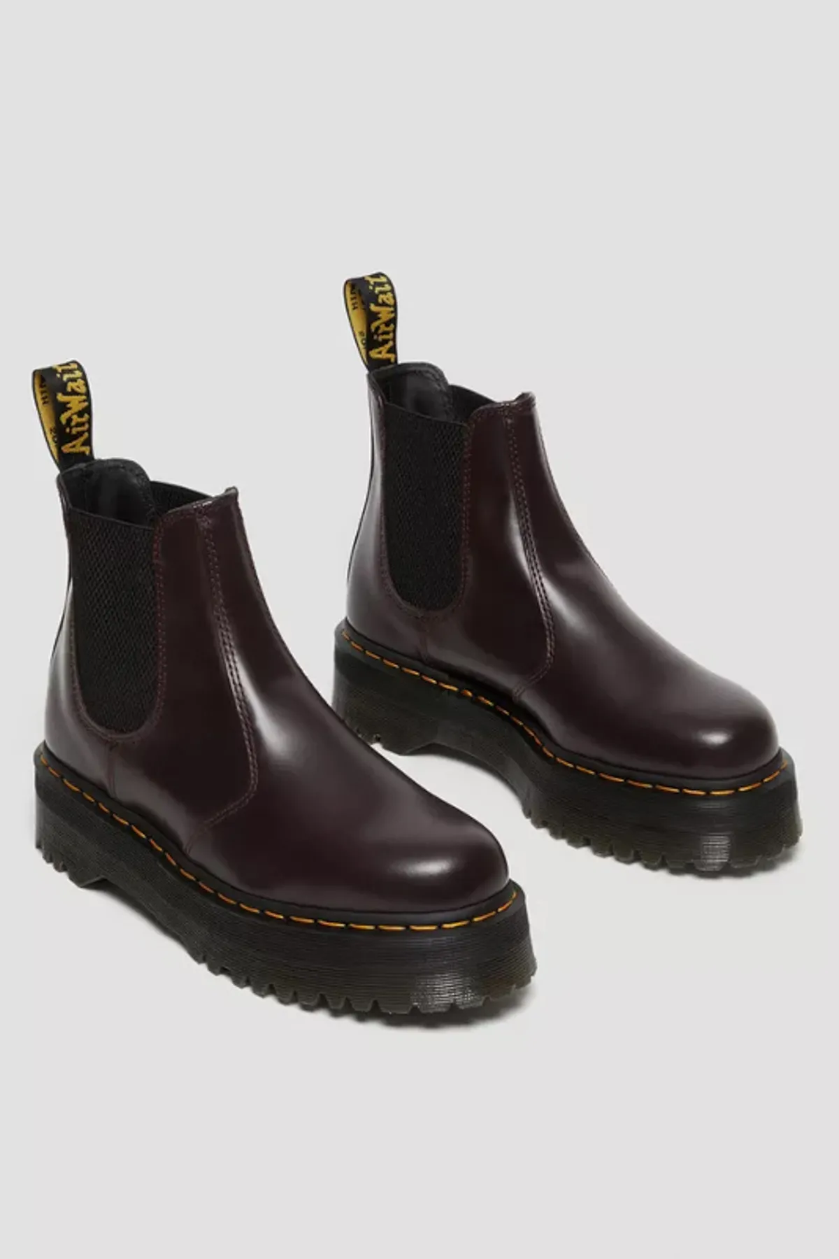 Dr. Martens  Weinrote Stiefel und Stiefeletten