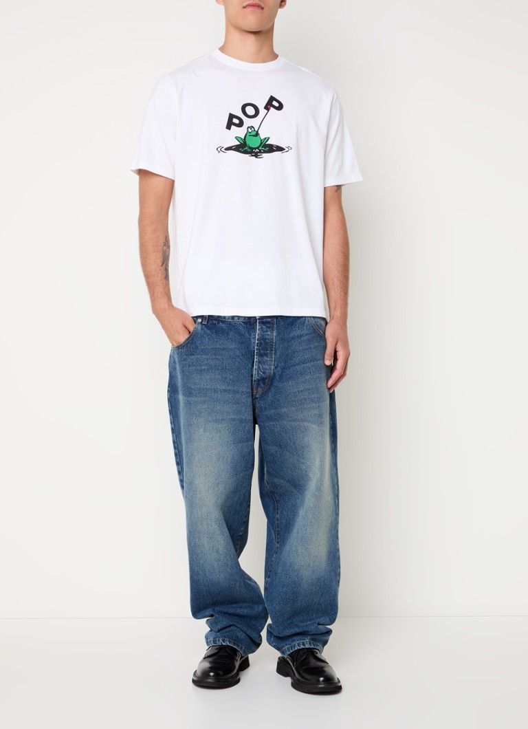 Pop Trading Company -t-paita logopainatuksella