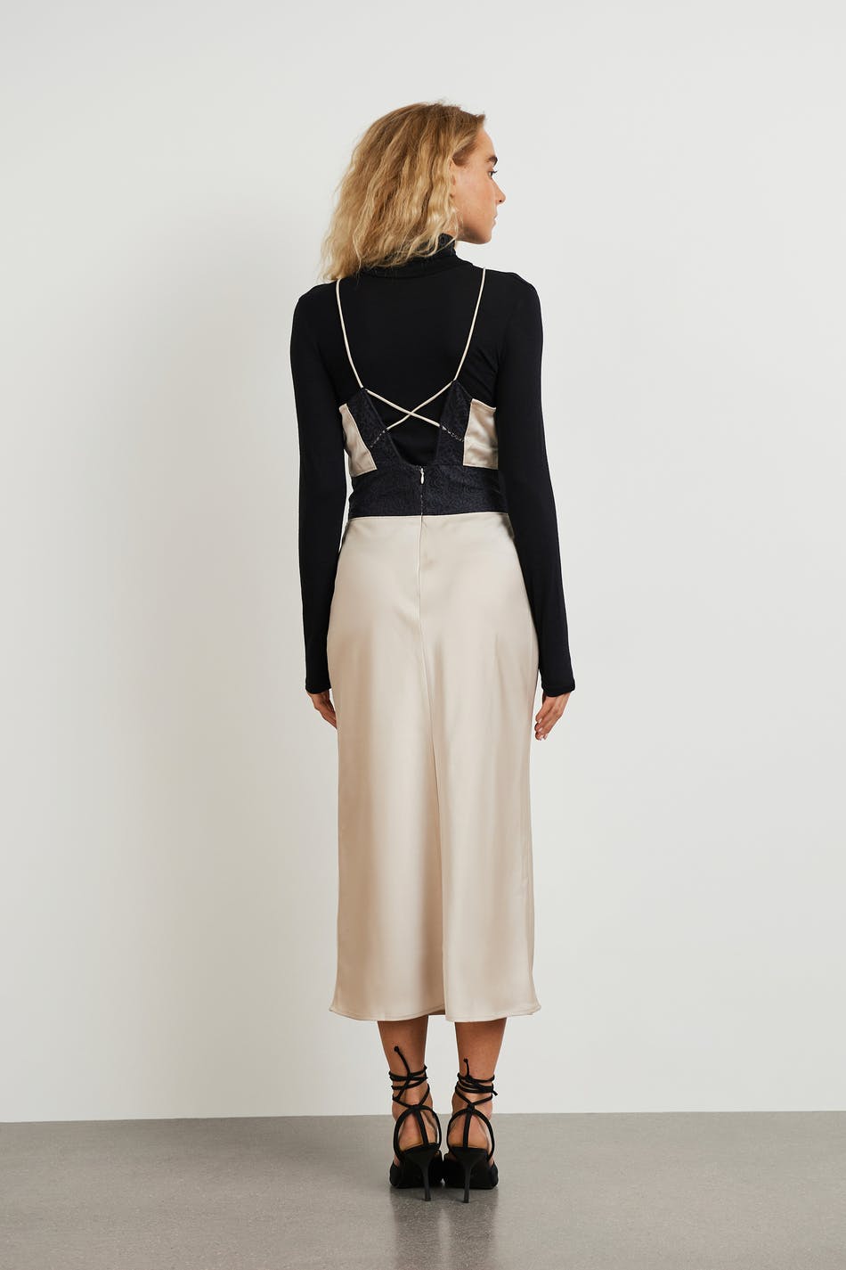 Tessa trend dress