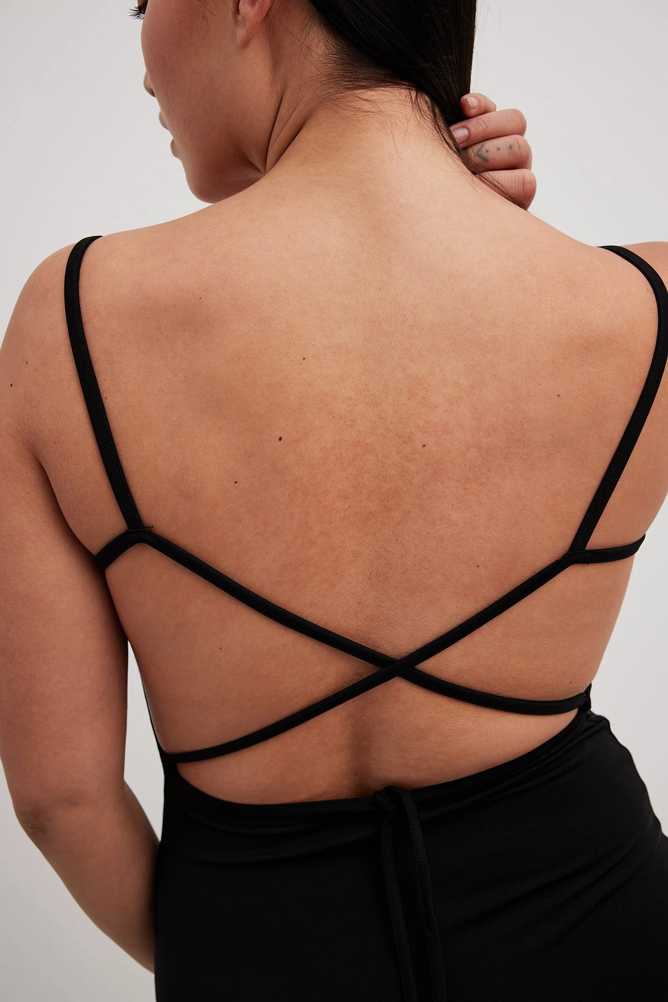 Maxikleid mit Wasserfallausschnitt