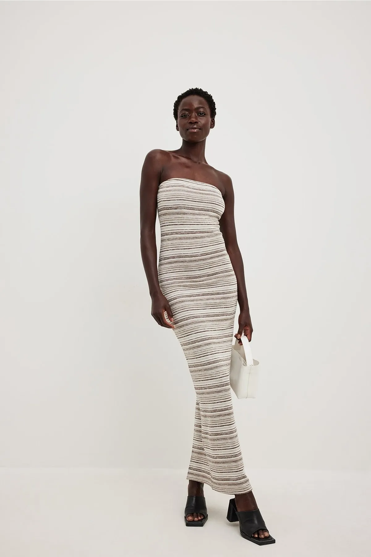 NA-KD  Gestreiftes Bandeau-Maxikleid