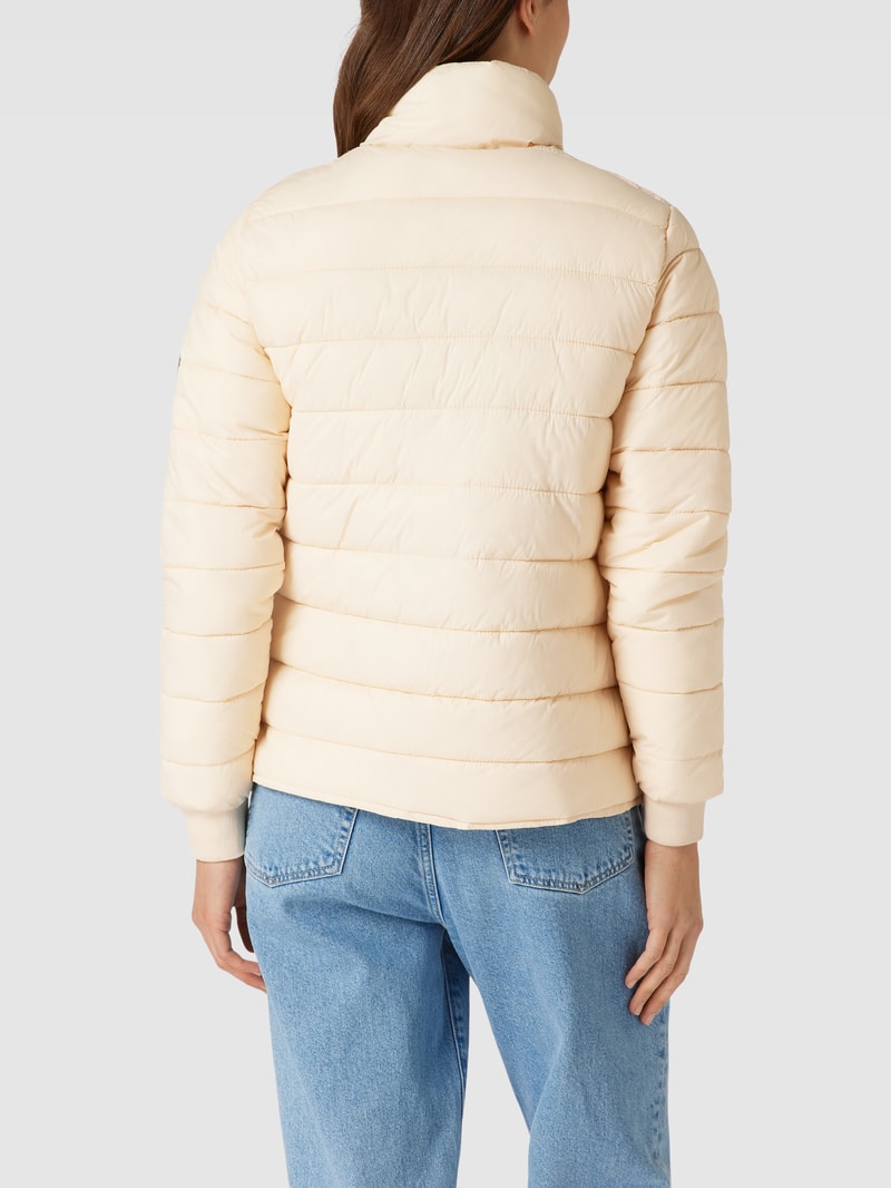 Steppjacke mit Label-Patch Modell 'KALira' in sand