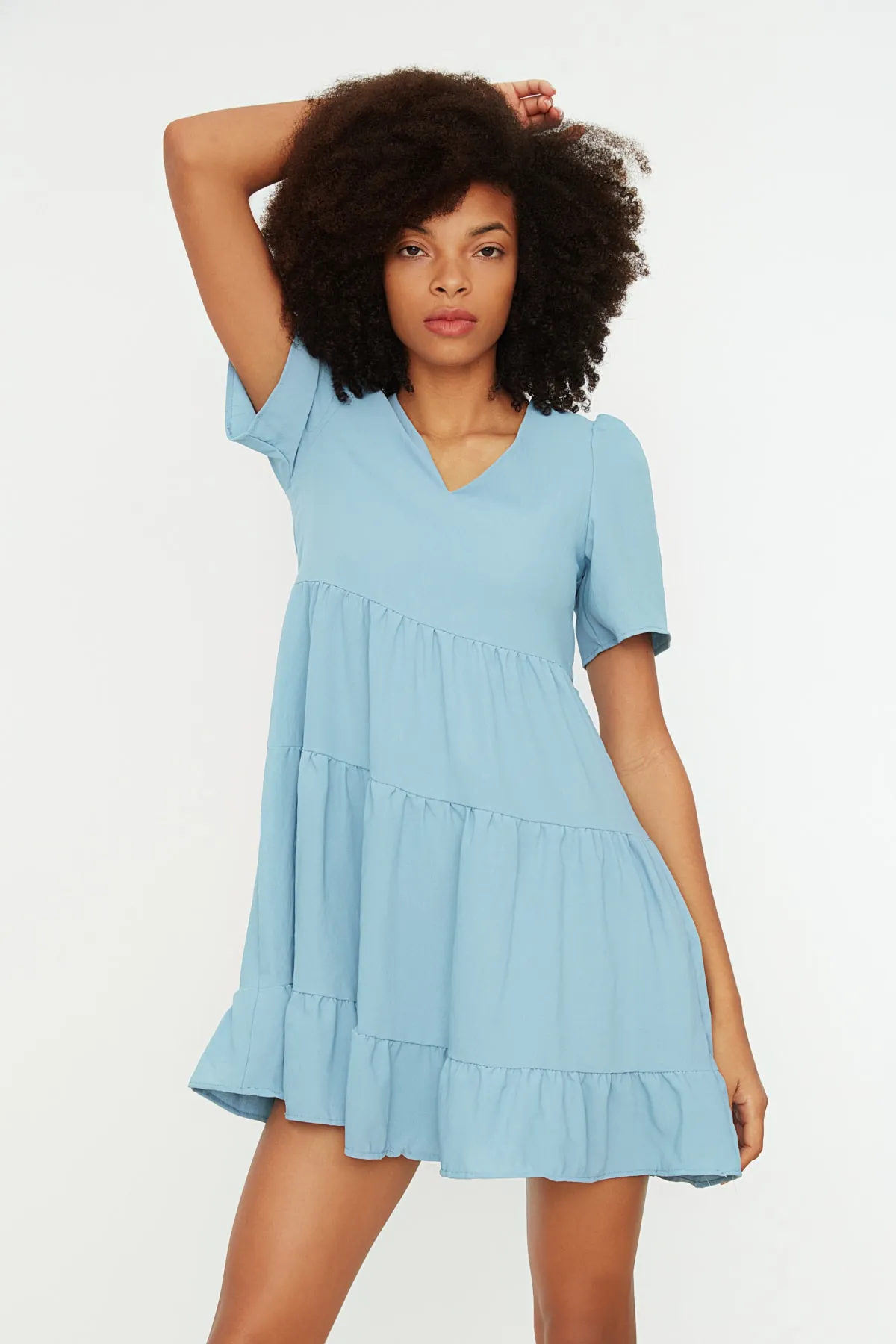 Trendyol Collection  Hellblaues, weit geschnittenes Mini-Webkleid TWOSS20EL0400