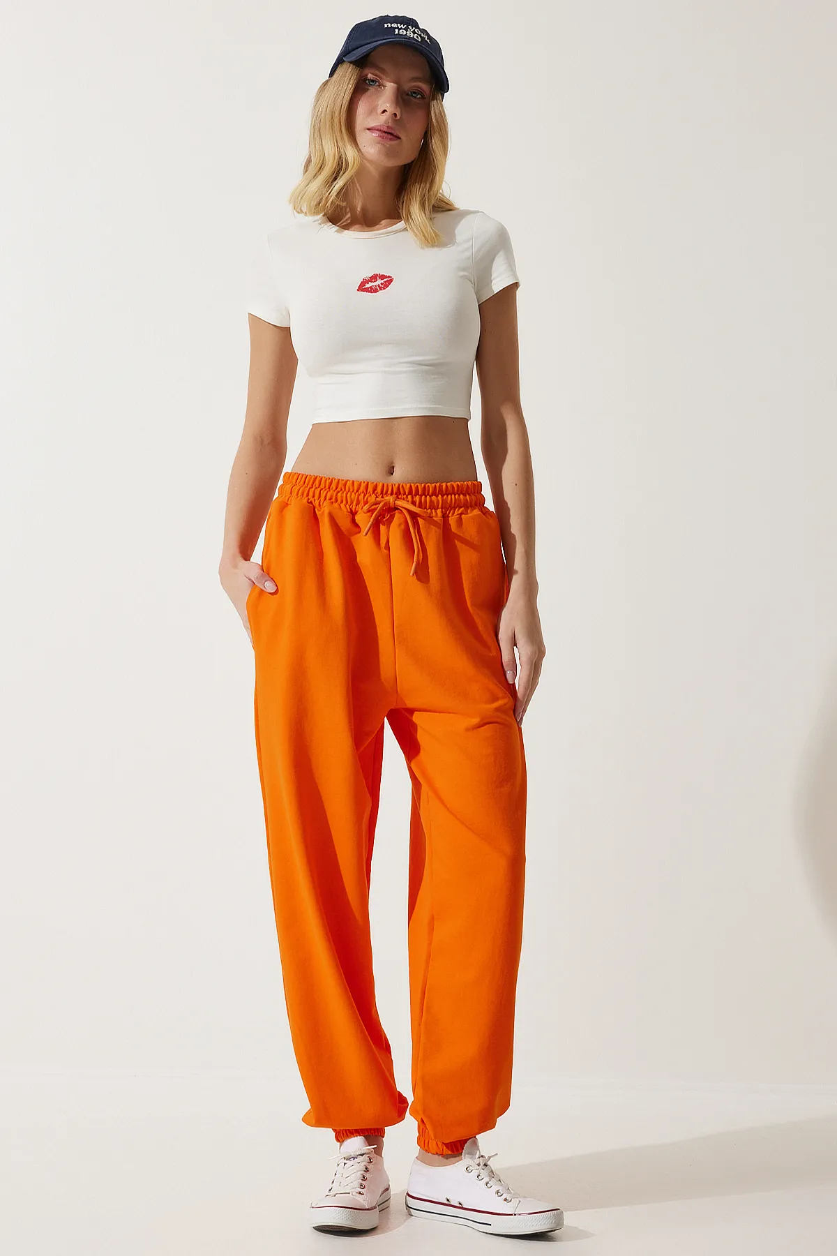 Happiness İstanbul  Orangefarbene Baggy-Jogginghose für Damen AP00158