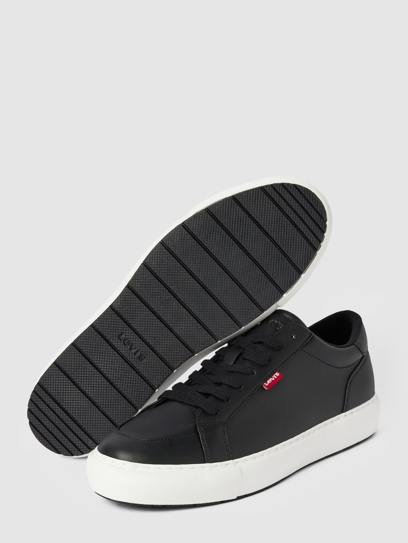 Sneaker mit Label-Detail in schwarz