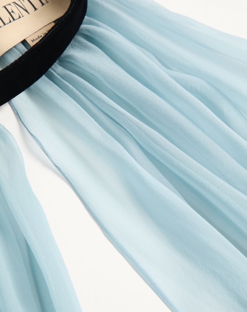 Capa longa de chiffon