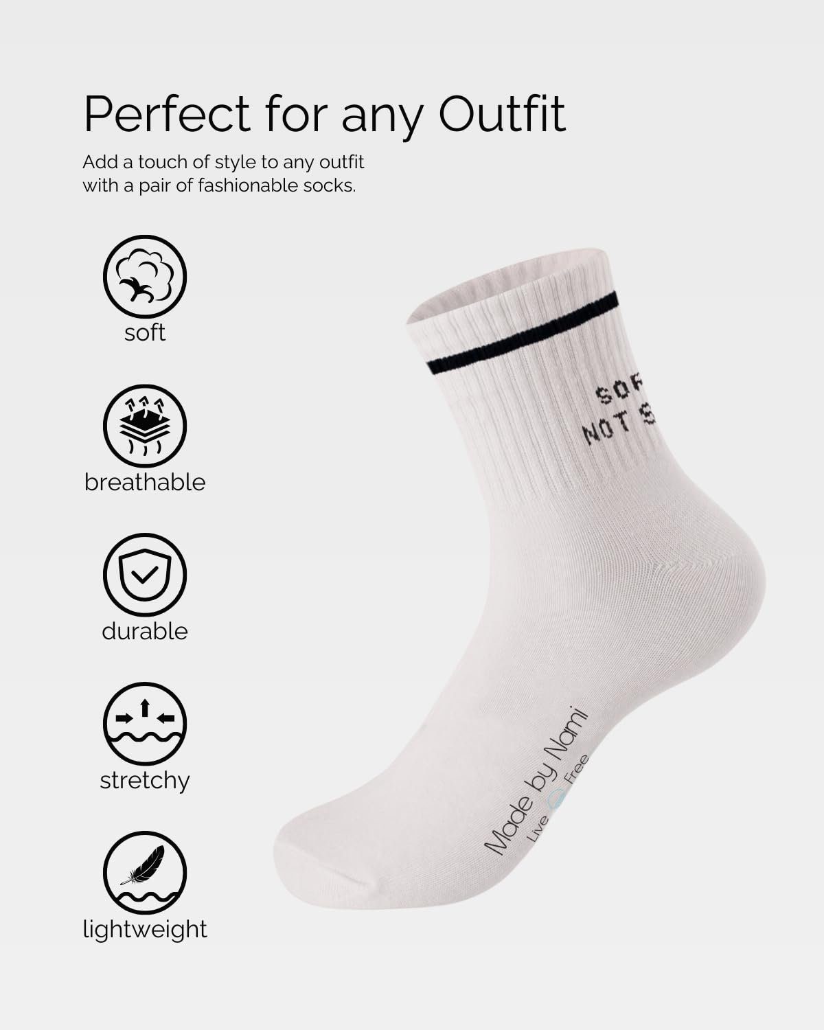 Made by Nami Socken 3er Set Weiße Tennissocken Atmungsaktive Crew Socks mit Sprüchen (Set, 3 Paar) Retro Socken Lustige Socken mit Sprüchen Herren & Damen
