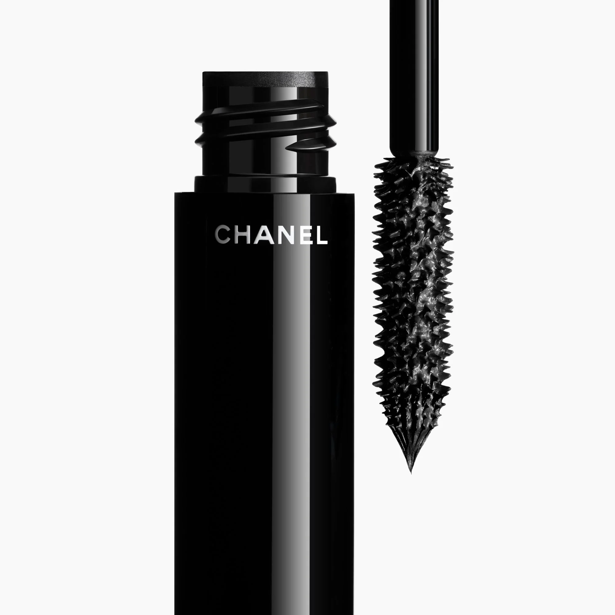 LE VOLUME DE CHANEL VEDENKESTÄVÄ - RIPSIVÄRIPSI