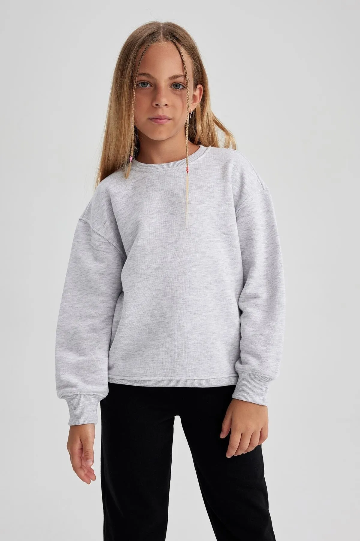 DeFacto  Graues Schul-Sweatshirt mit Rundhalsausschnitt für Mädchen A2797a823au