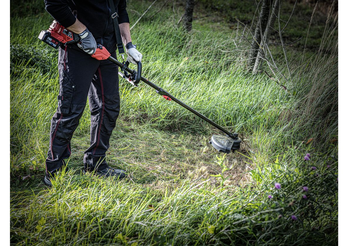 SKIL GT1E0256CA Akumuliatorinė krūmapjovė U formos rankena, 20 V, bešepetėlinė, be akumuliatorių ir įkroviklio