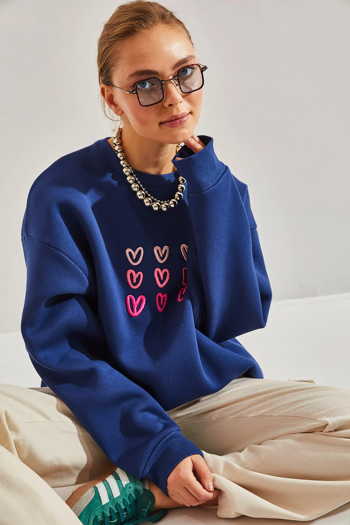 Bianco Lucci  Damen-Sweatshirt mit dreifädigem Raised Heart-Print