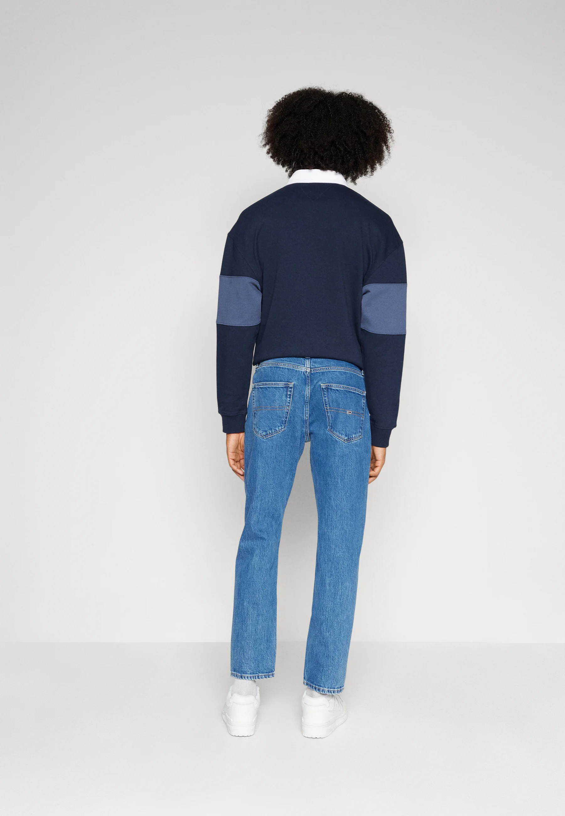 Tommy Jeans DAD REGULAR TAPERED - Vaqueros ajustados
