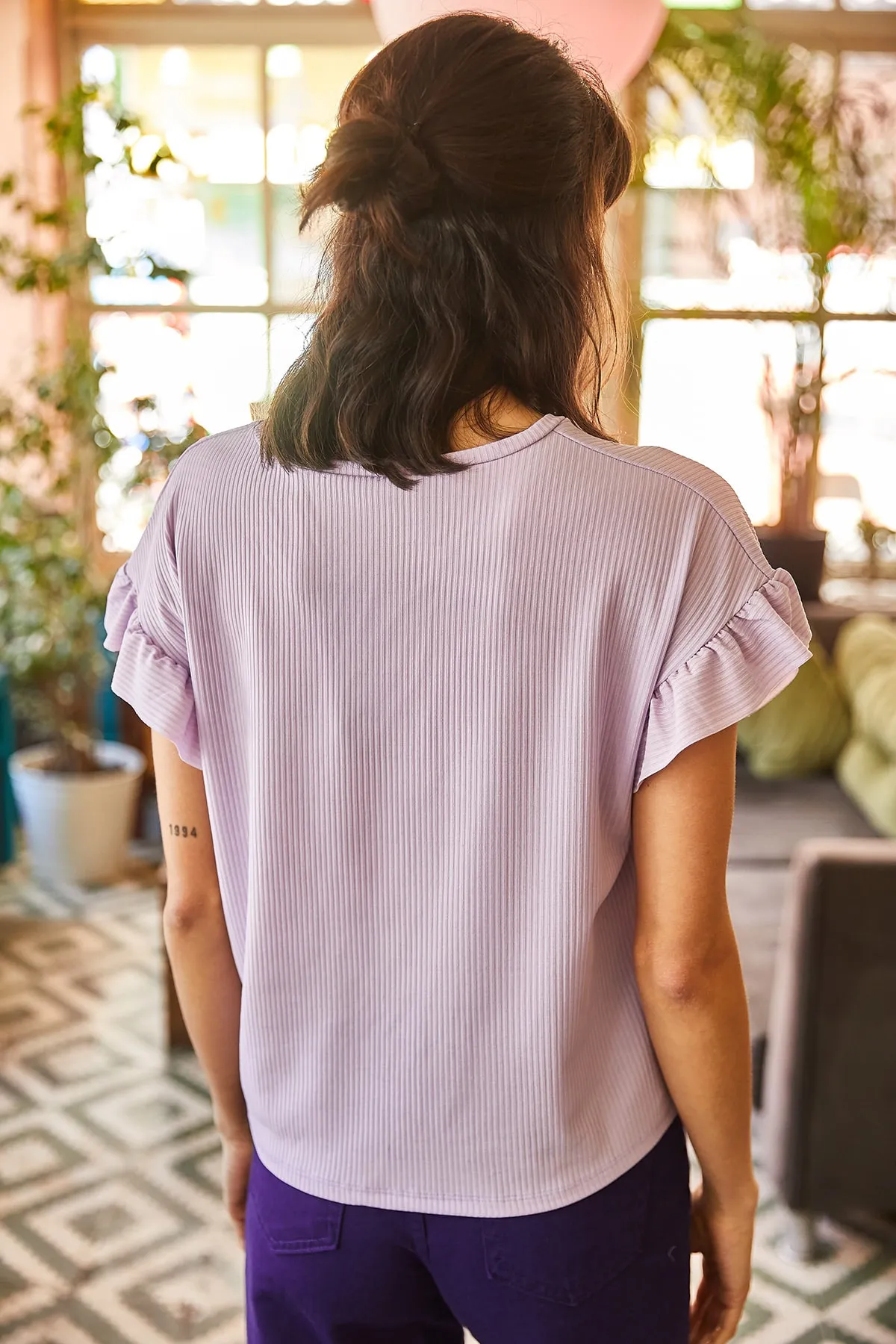 Olalook  Damen-T-Shirt mit Rüschenärmeln in Flieder TSH-19000417