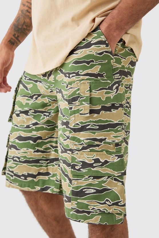 Camouflage Jorts mit Cargo-Taschen