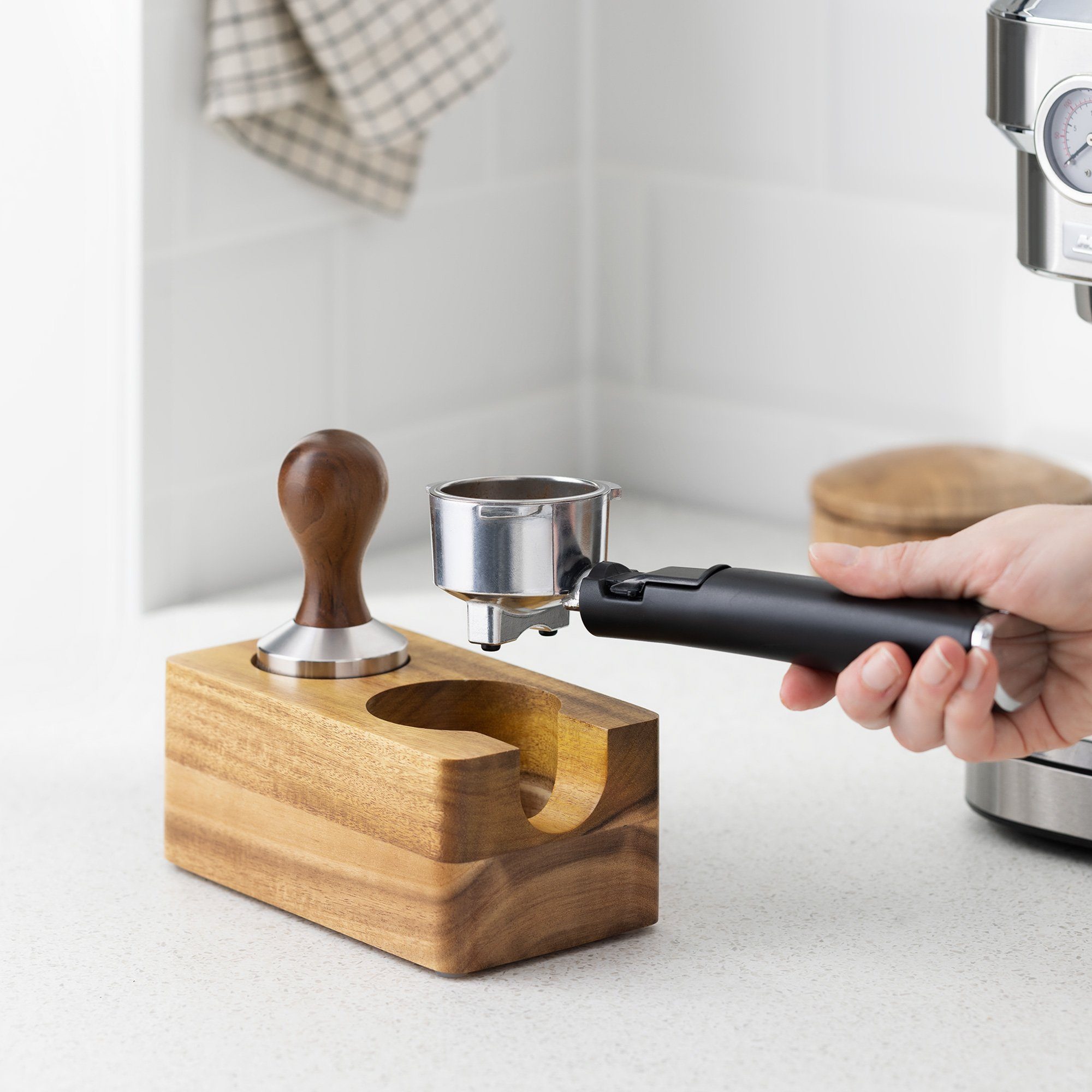Navaris Kaffeebereiter Tamperstation 51mm/58mm - Holz Tamper Station für Siebträger