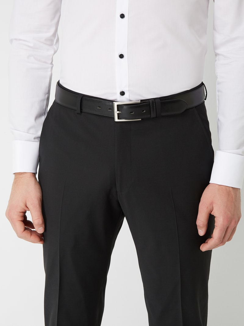 Ledergürtel mit Dornschließe in schwarz