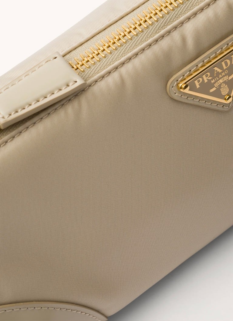 Geantă Prada Re-Edition 2002 din nailon cu detalii din piele