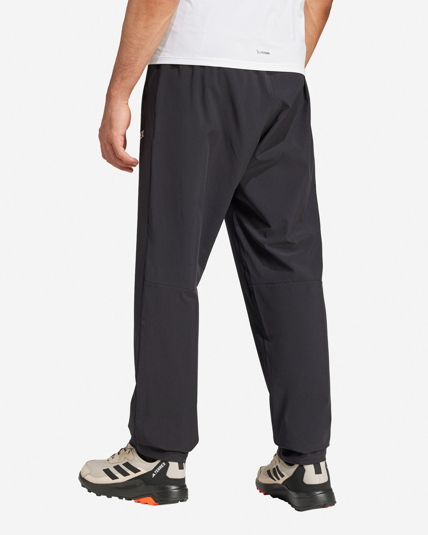 Nohavice Adidas Mt Essential M JP0811