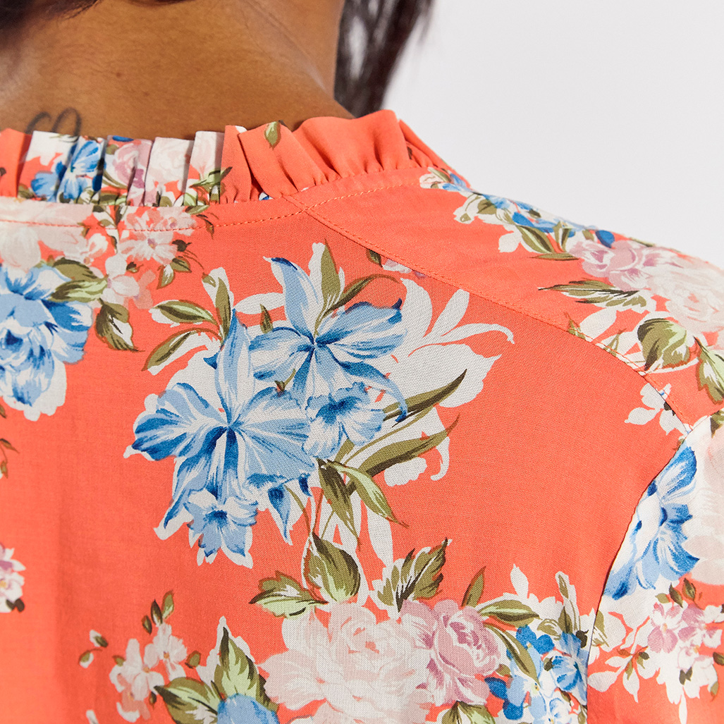 BELMA  Blouse fluide avec imprimé fleuri, coupe droite